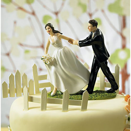 figura-de-tarta-novios-corriendo-al-altar-sublime-wedding-shop_opt