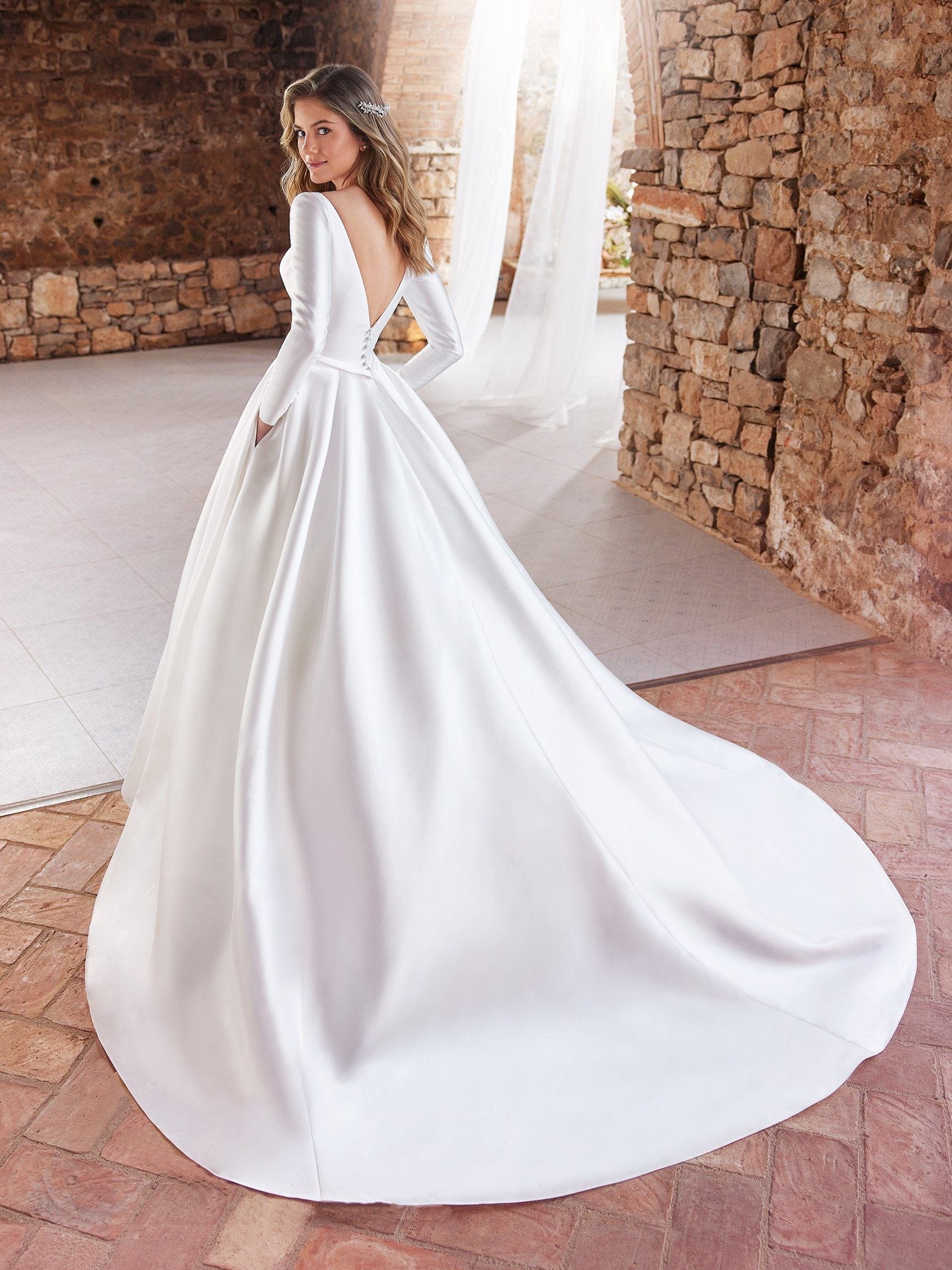 vestido-nanya-white-one-pronovias-sublime-wedding-shop
