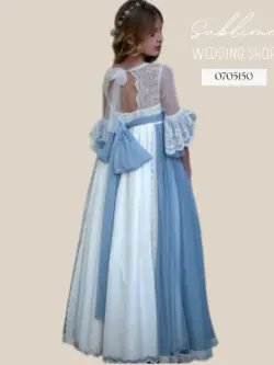 Abuela Tata romantic girls communion dress in embroidered tulle with floral applications and a lace bodice.